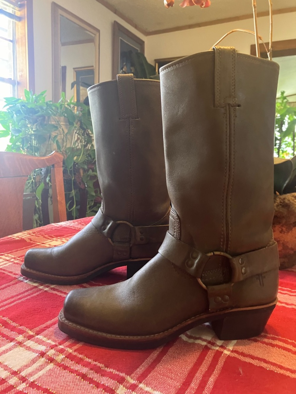 Frye Harness 12R Boots Olive Green Size 8 | Rare Discontinued Color - Picture 4 of 14